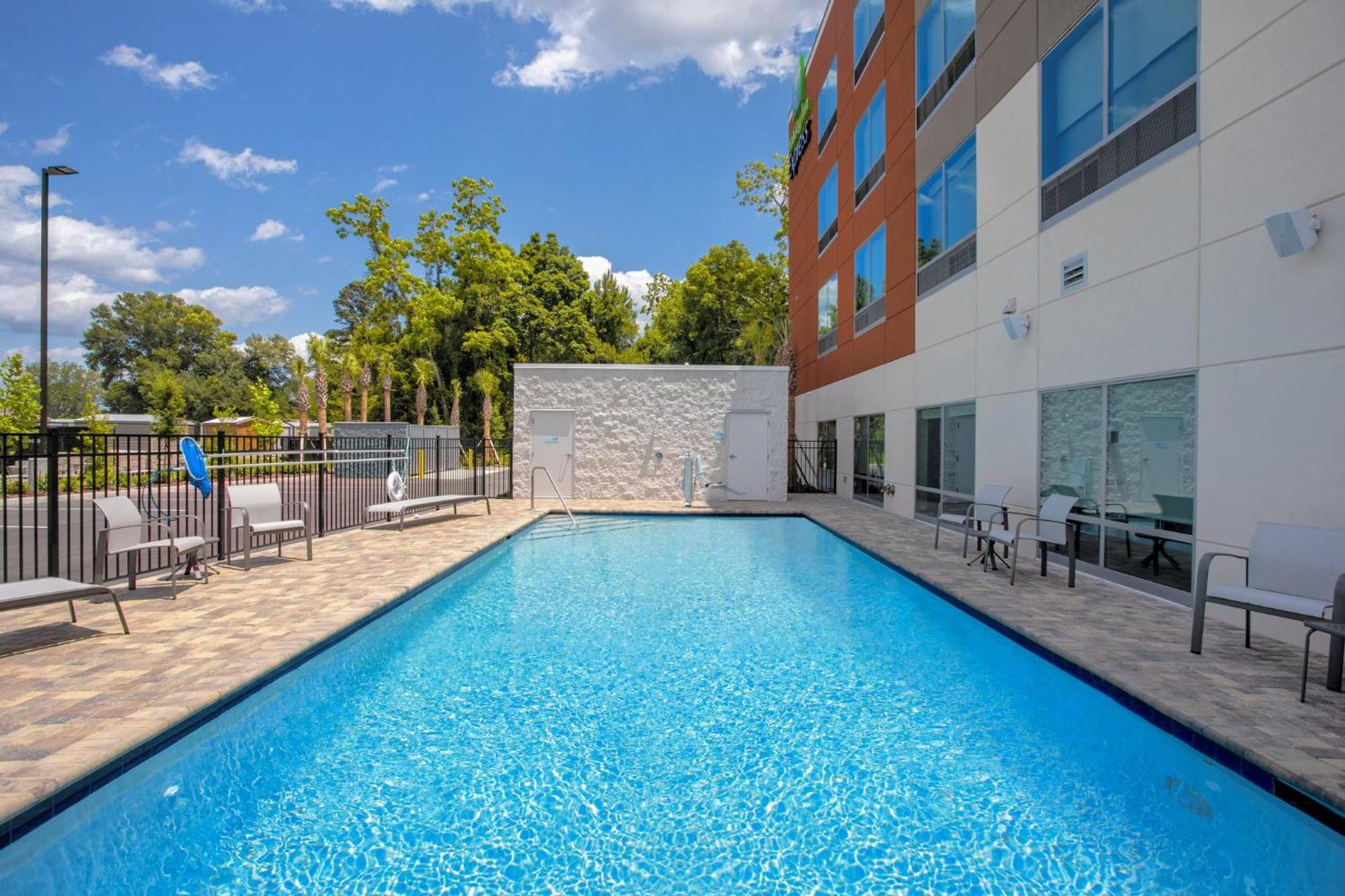 Holiday Inn Express - Starke By Ihg Bagian luar foto
